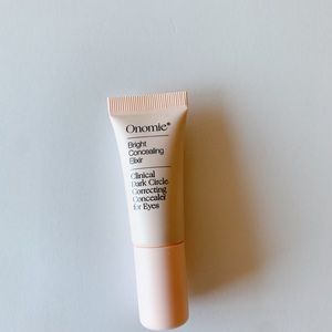 Onomie brightening elixir concealer